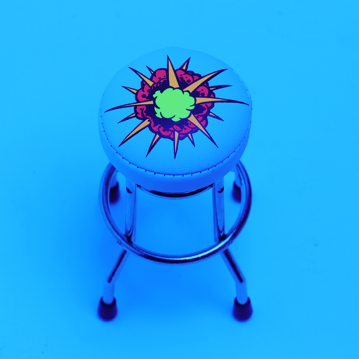 DD White UV Explosion RepliCade Stool - LE – New Wave Toys